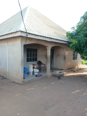 2bdrm Bungalow in Welfare Quarters, Makurdi for sale