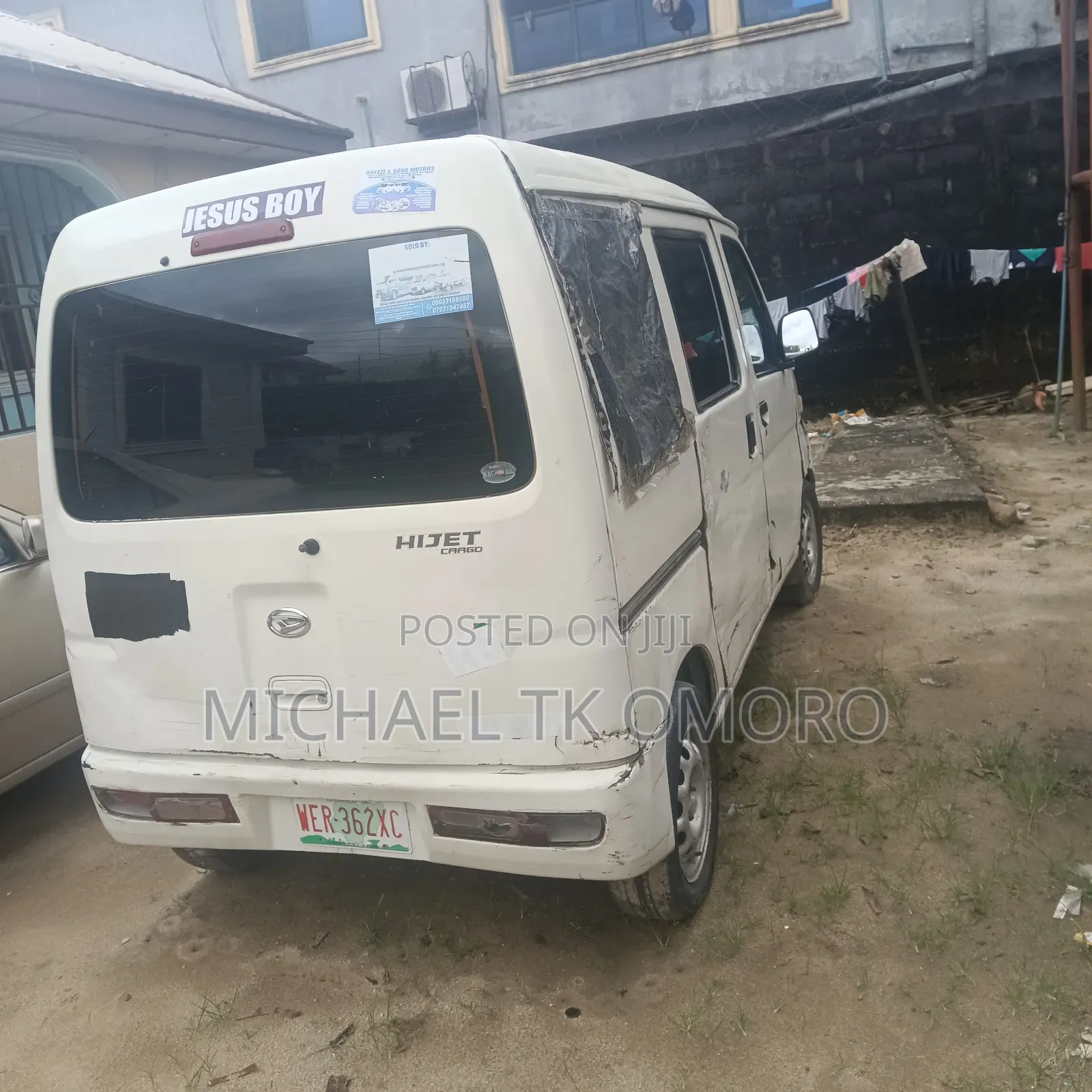 Bus 2017 White