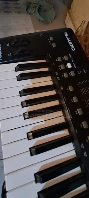 M Audio Oxygen 49 Midi Controller