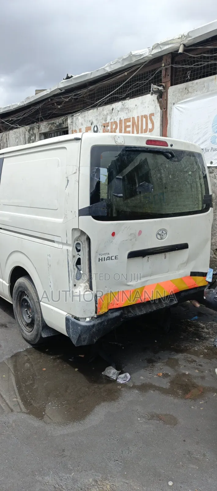 Toyota HiAce 2017 White