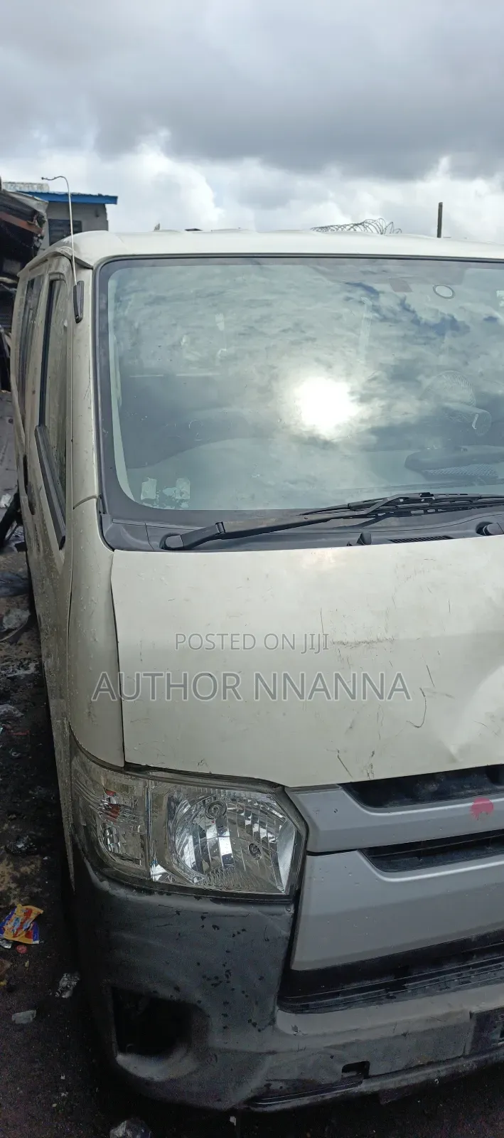 Toyota HiAce 2017 White