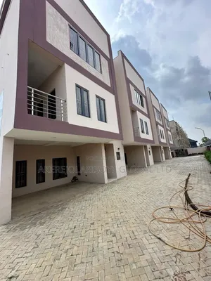4bdrm Duplex in Iifecamp, Abuja for sale