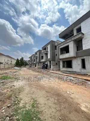 6bdrm Duplex in Apo District for sale