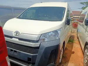 Toyota HiAce 2023 White