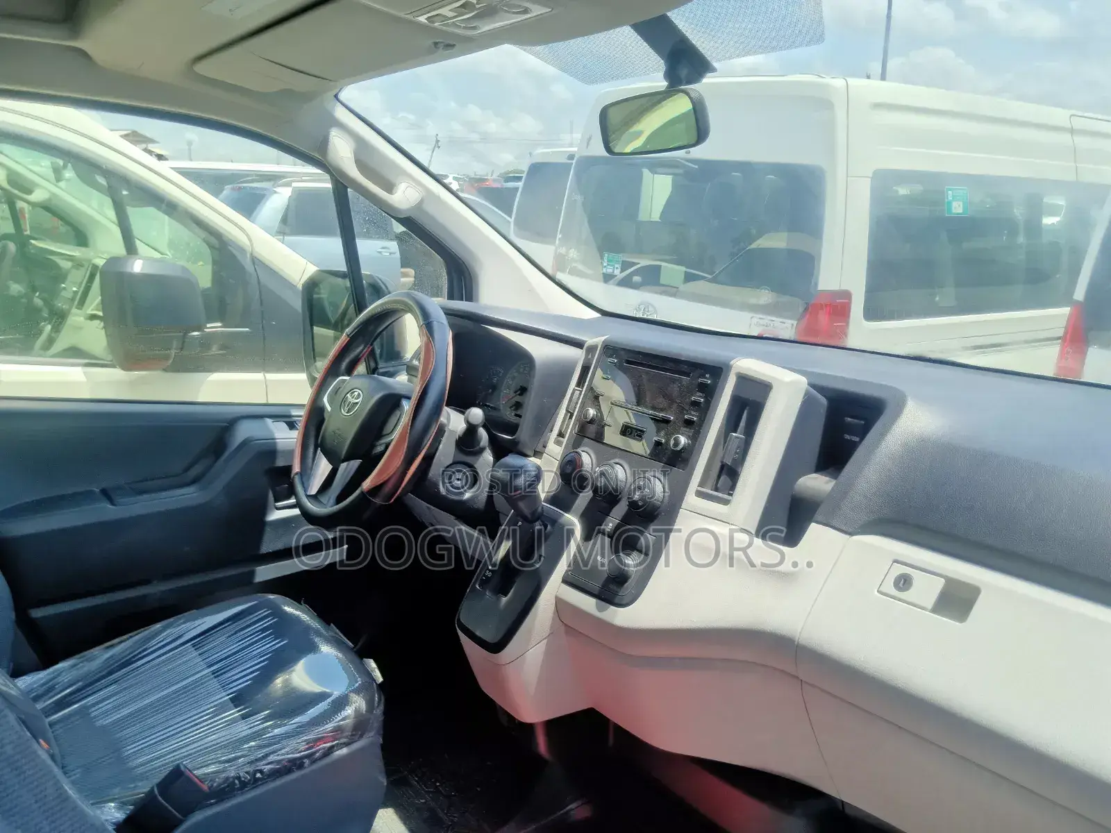 Toyota HiAce 2023 White