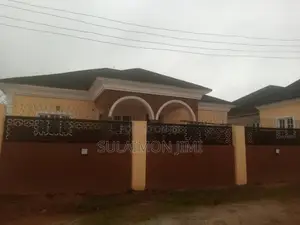 3bdrm Bungalow in Idu Industrial for rent