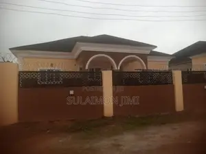 3bdrm Bungalow in Idu Industrial for rent