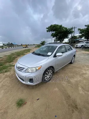 Toyota Corolla LE 4dr Sedan (1.8L 4cyl 4A) 2013 Gray