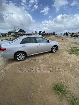 Toyota Corolla LE 4dr Sedan (1.8L 4cyl 4A) 2013 Gray