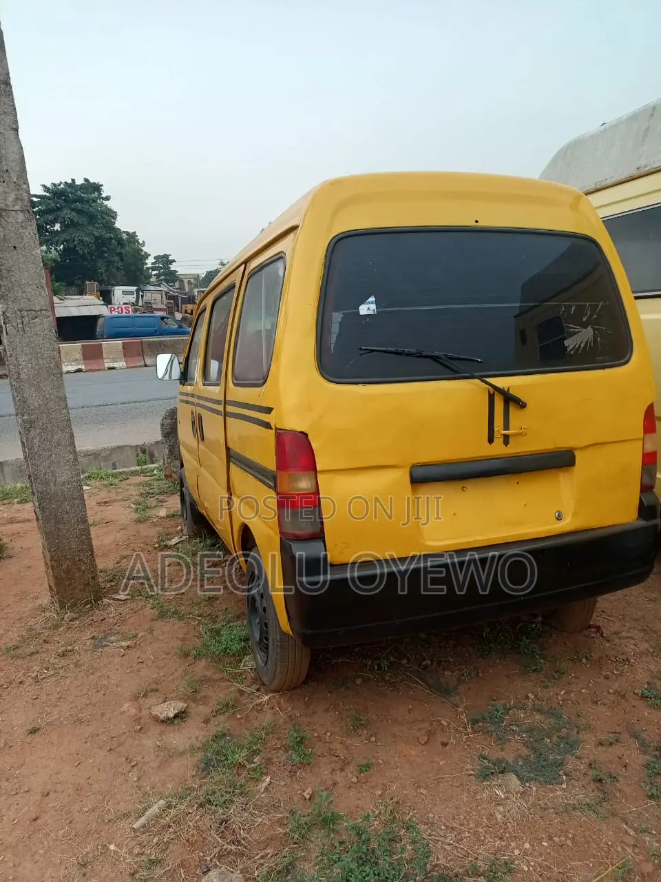 Suzuki Every 2000 Yellow