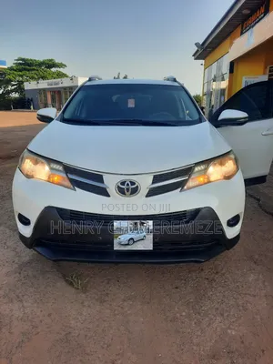 Toyota RAV4 LE 4dr SUV AWD (2.5L 4cyl 6A) 2015 White