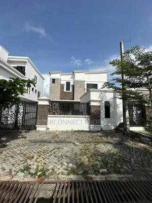 5bdrm Duplex in Lekki Expressway for sale
