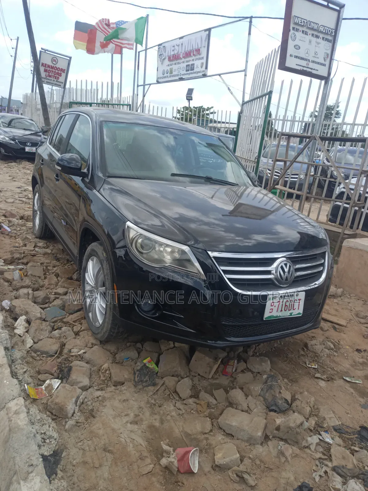 Volkswagen Tiguan S 2011 Black