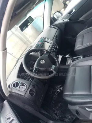 Volkswagen Tiguan S 2011 Black