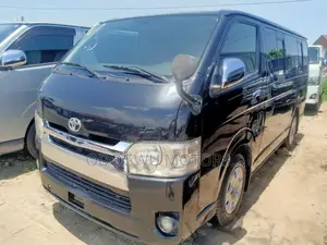 Toyota HiAce 2010 Black