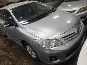 Toyota Corolla LE 4dr Sedan (1.8L 4cyl 4A) 2011 Silver