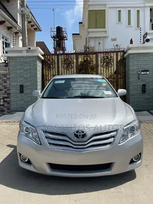 Toyota Camry 2010 Silver