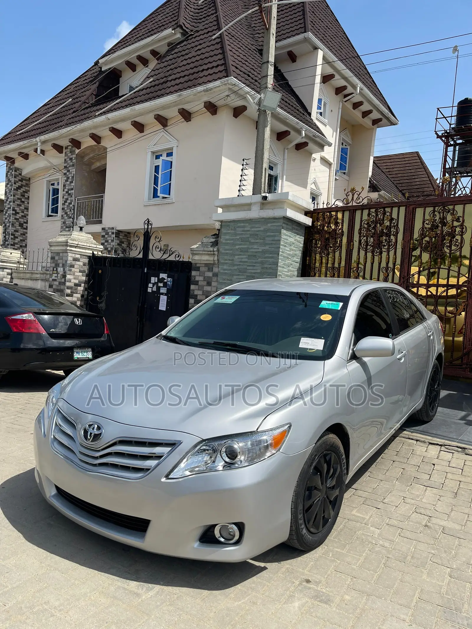 Toyota Camry 2010 Silver