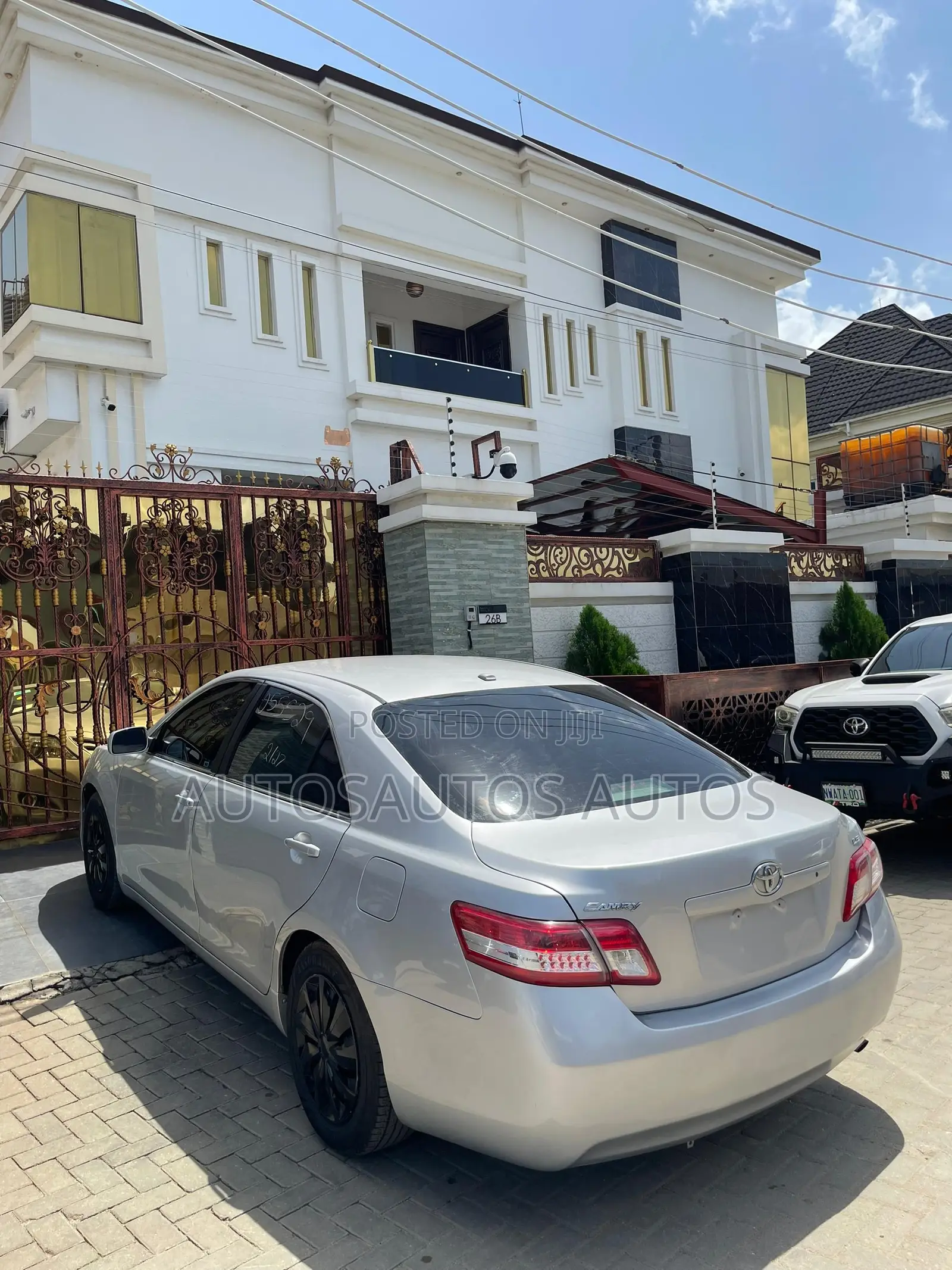 Toyota Camry 2010 Silver