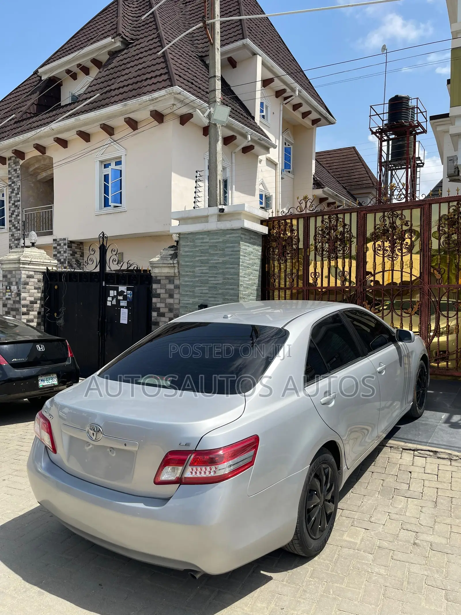 Toyota Camry 2010 Silver