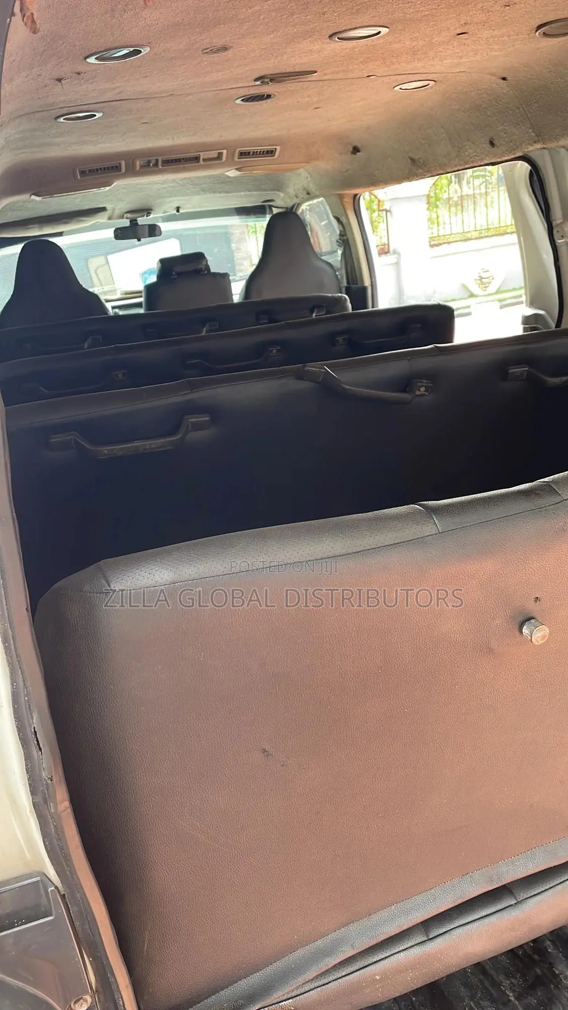 Toyota HiAce 2011 White