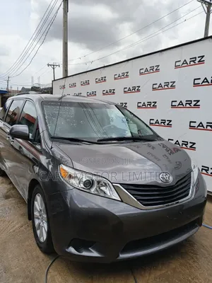 Toyota Sienna L FWD 7 Passenger 2013 Gray