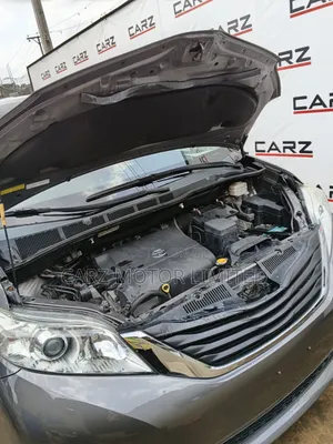 Toyota Sienna LE AWD 7-Passenger 2013 Gray