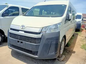 Toyota HiAce 2021 White