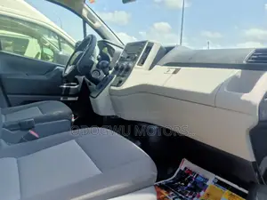 Toyota HiAce 2021 White