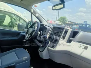 Toyota HiAce 2021 White