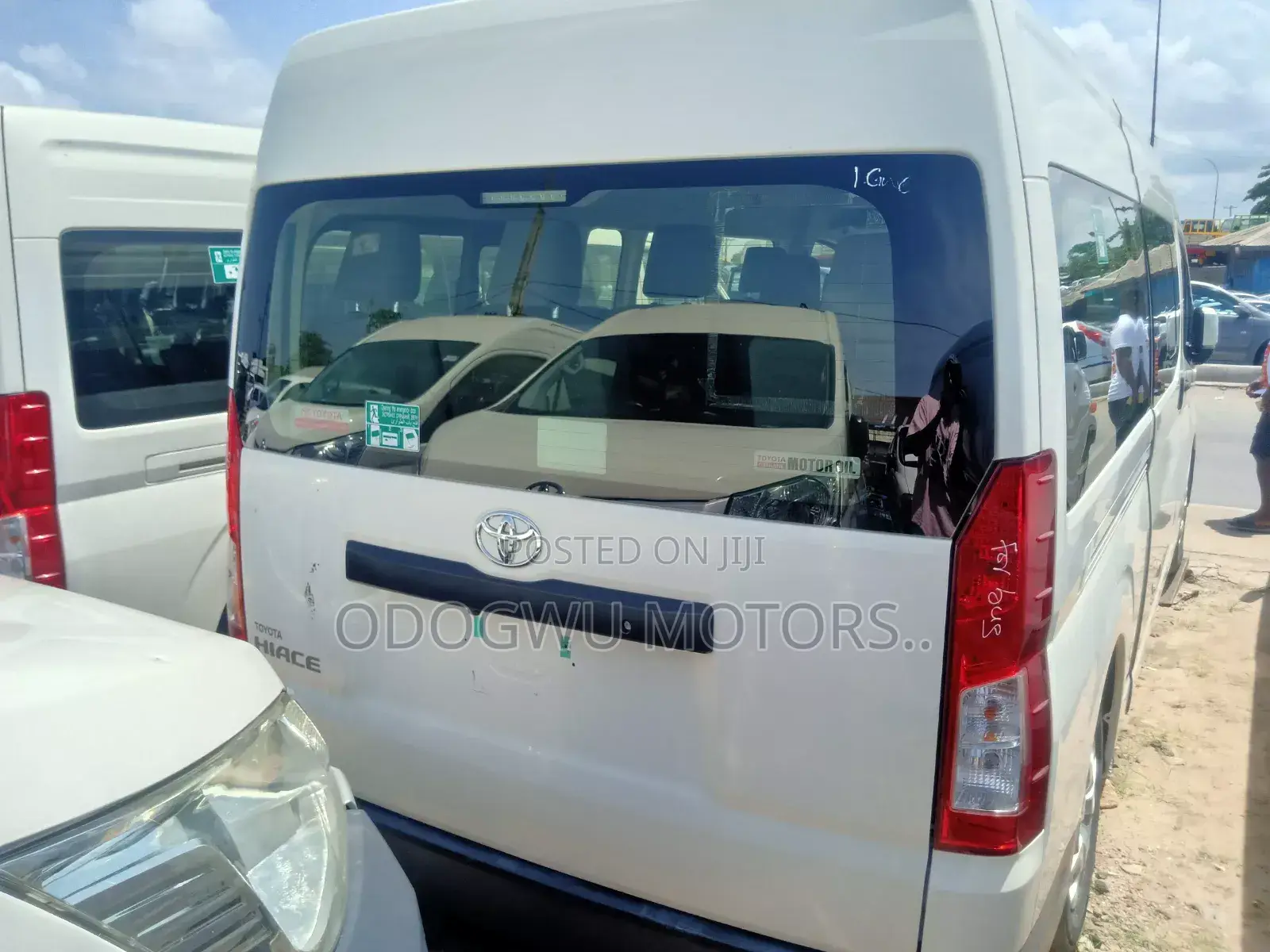 Toyota HiAce 2021 White