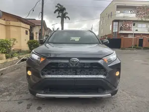 Toyota RAV4 LE 2021 Gray