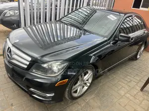 Mercedes-Benz C300 2013 Black