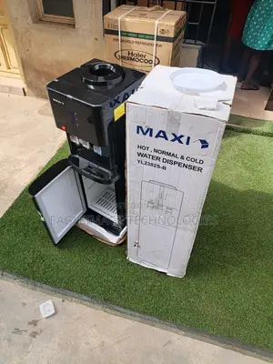 Maxi Water Dispenser With Sleek Body Design