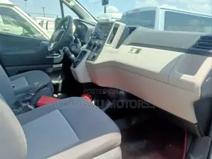 Toyota HiAce 2021 White
