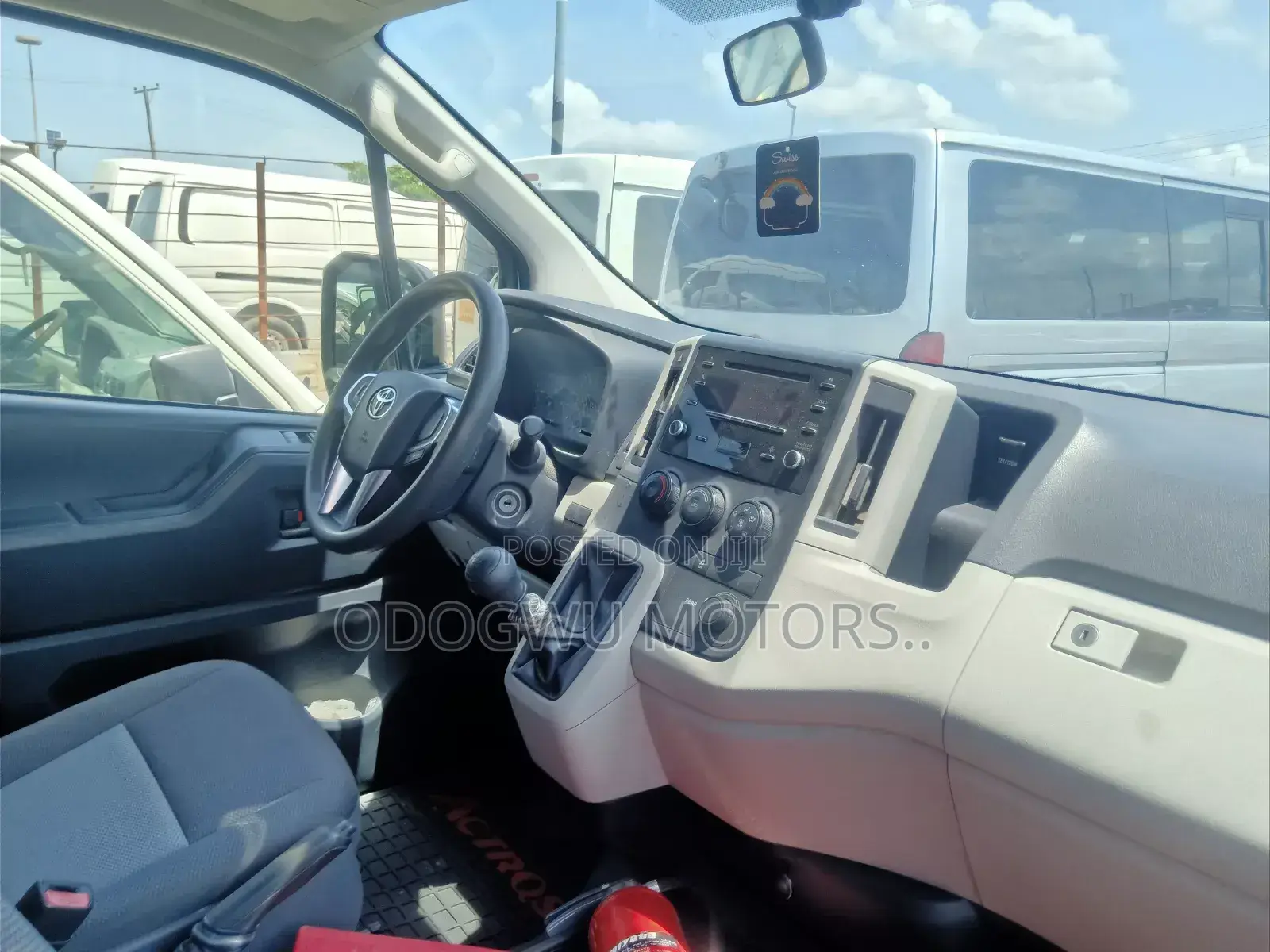 Toyota HiAce 2021 White