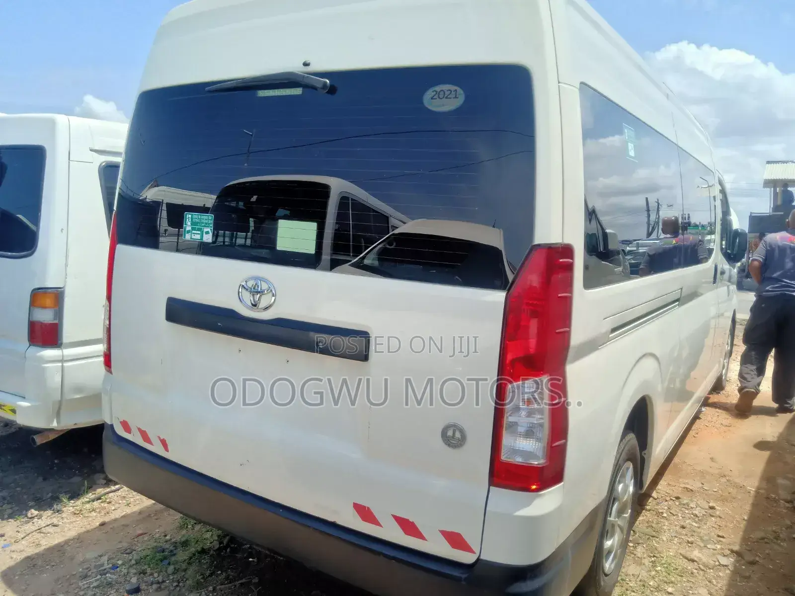 Toyota HiAce 2021 White