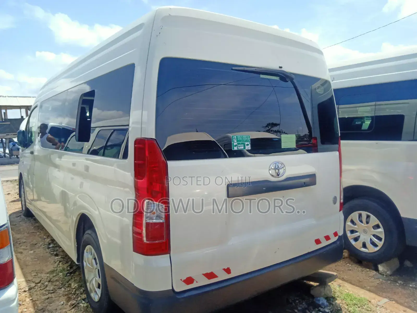 Toyota HiAce 2021 White