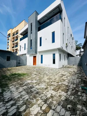 2bdrm Apartment in Chevron for rent