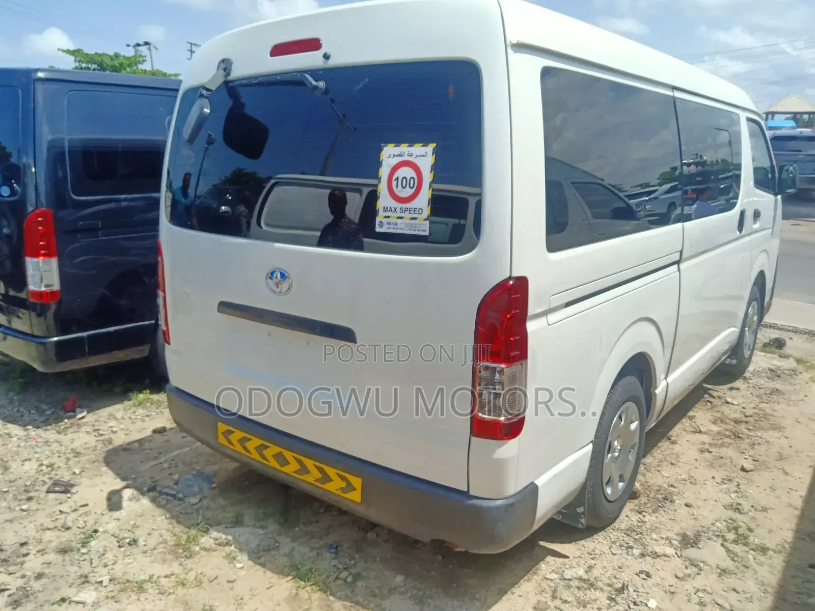Toyota HiAce 2016 White