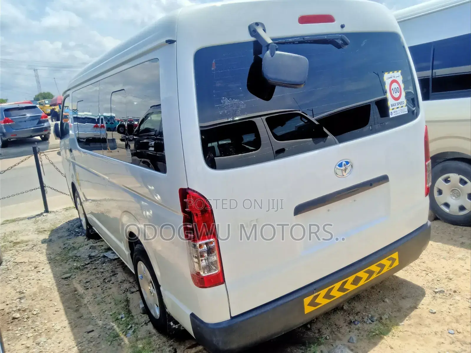 Toyota HiAce 2016 White