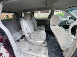 Toyota Sienna LE FWD (3.3L V6 5A) 2004 Burgundy