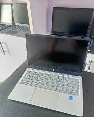 Laptop HP 14-dq1088wm 8GB Intel Core i3 SSD 256GB