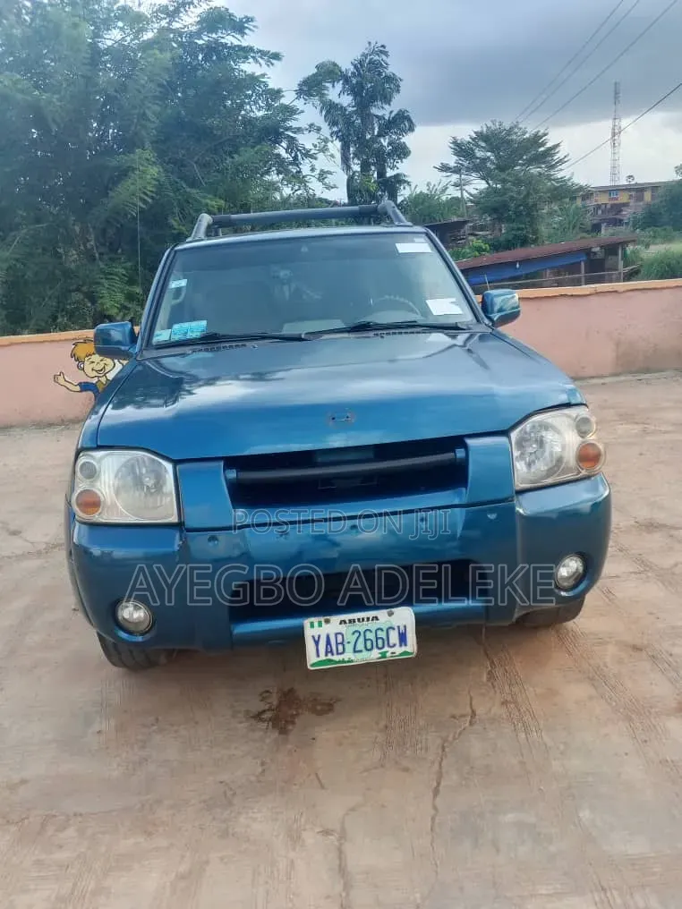 Nissan Frontier 2004 Blue