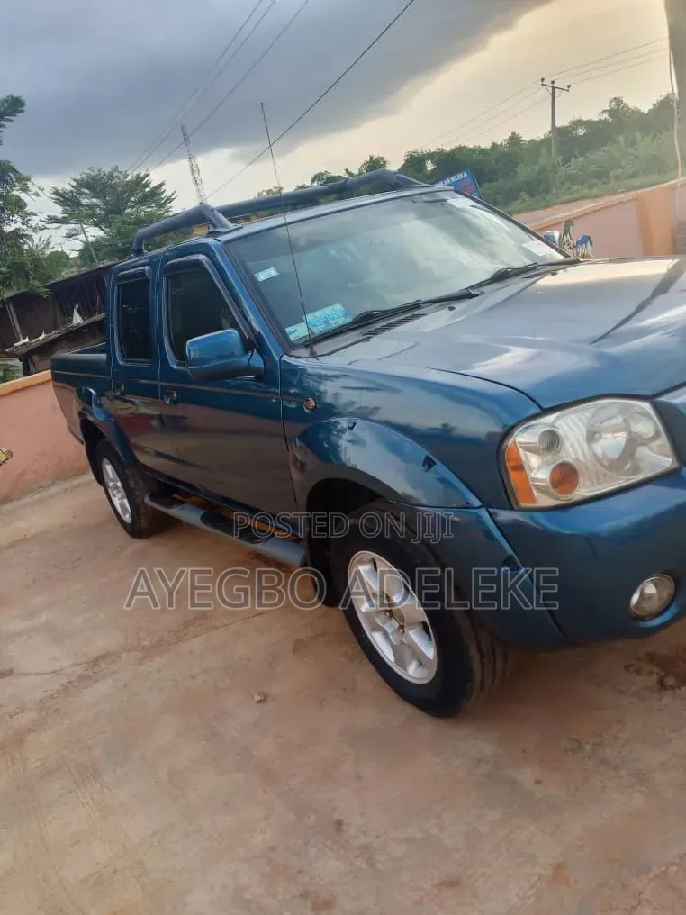 Nissan Frontier 2004 Blue