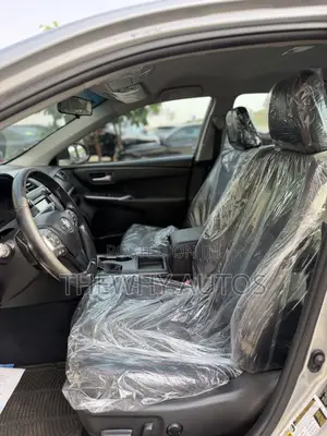 Toyota Camry SE 4dr Sedan (2.5L 4cyl 6A) 2016 Silver