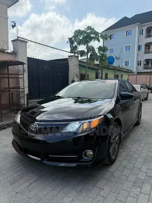 Toyota Camry SE 4dr Sedan (3.5L 6cyl 6A) 2014 Black