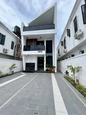 5bdrm Duplex in Ikota for sale