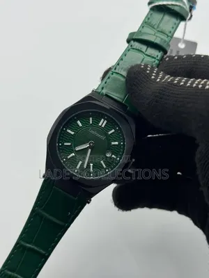 Lookworld Leather Strap Wristwatch