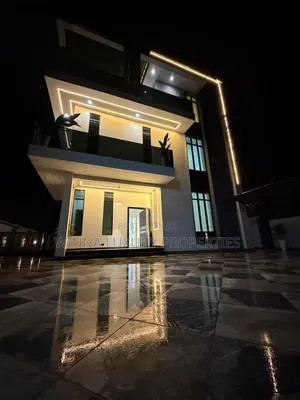 6bdrm Mansion in Apo for sale